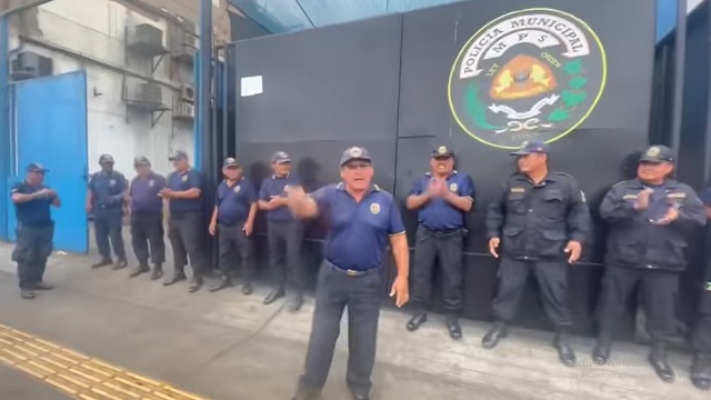 Chimbote: trabajadores municipales acatan plantón para exigir incremento de remuneraciones