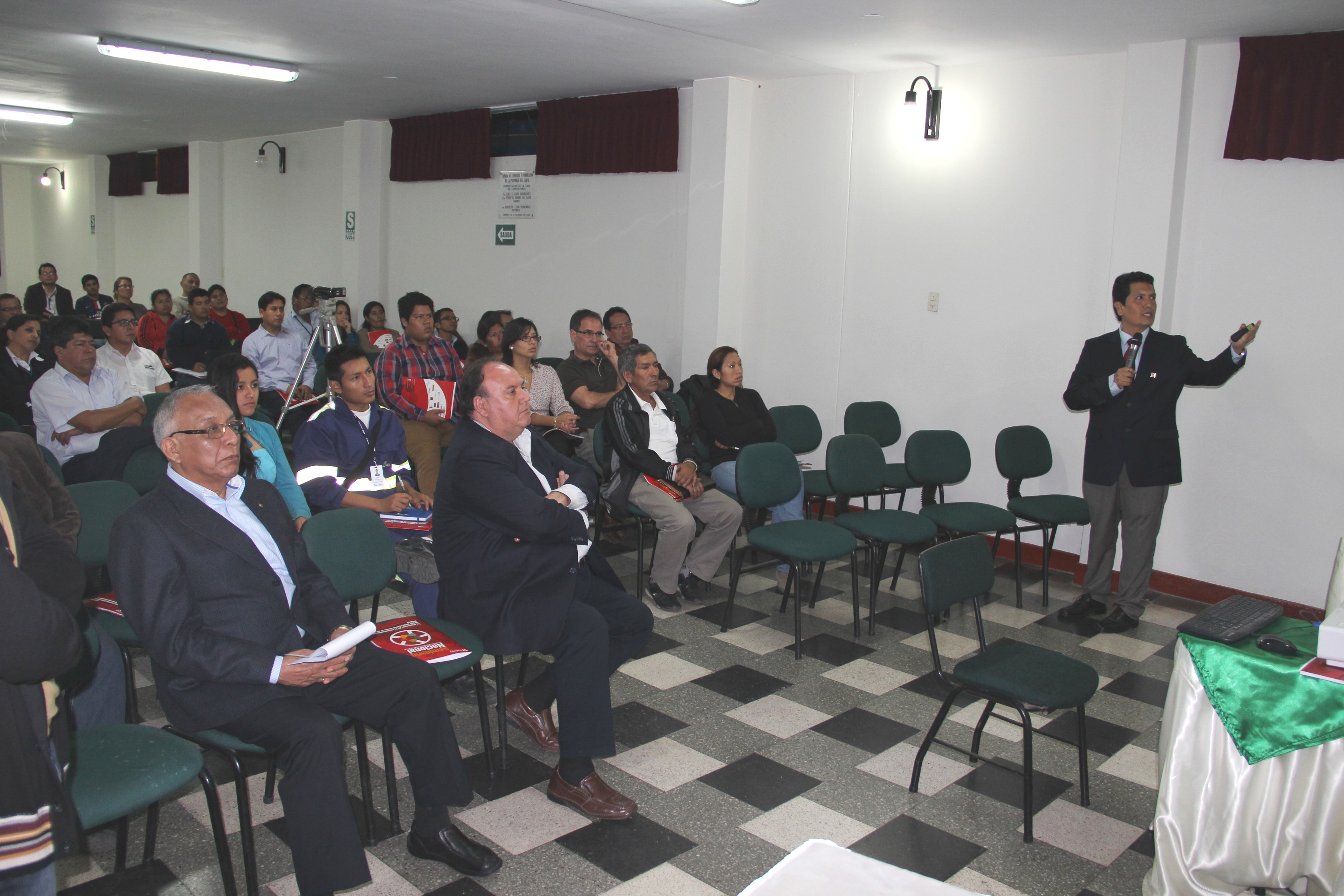 Siderperú presentó experiencia de responsabilidad social y buenas prácticas laborales