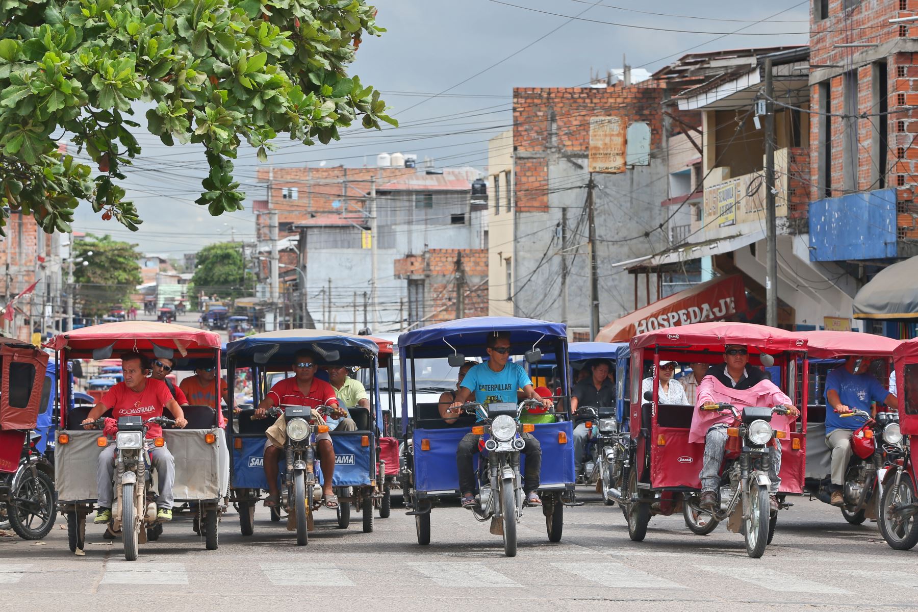 Plantean que mototaxis establezcan paraderos y vías de tránsito