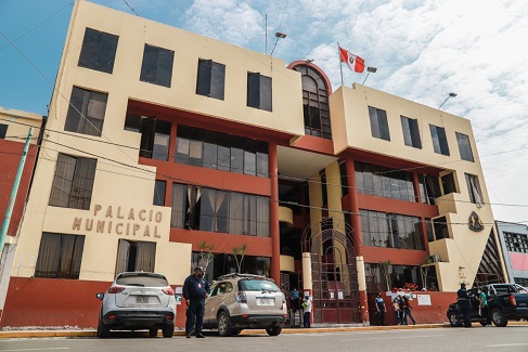 Municipio dispone embanderamiento por semana cívica de Chimbote y fiesta de San Pedrito