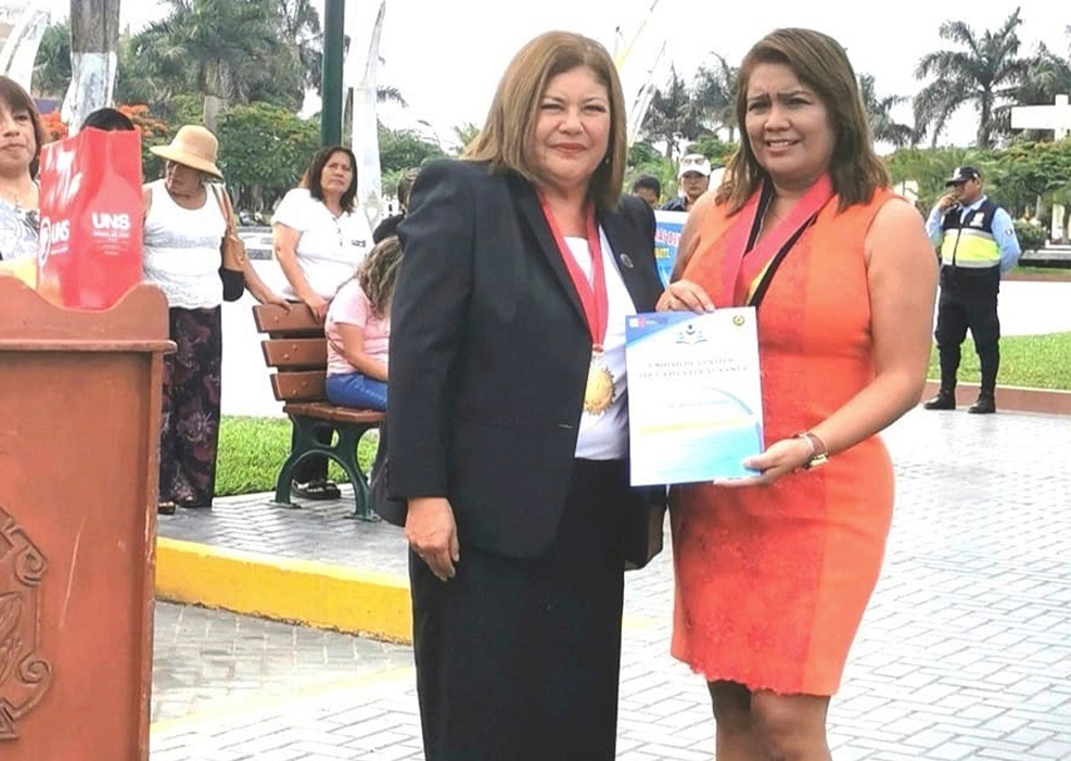 UGEL Santa reconoce a la UCV por su aporte al desarrollo de la educación 