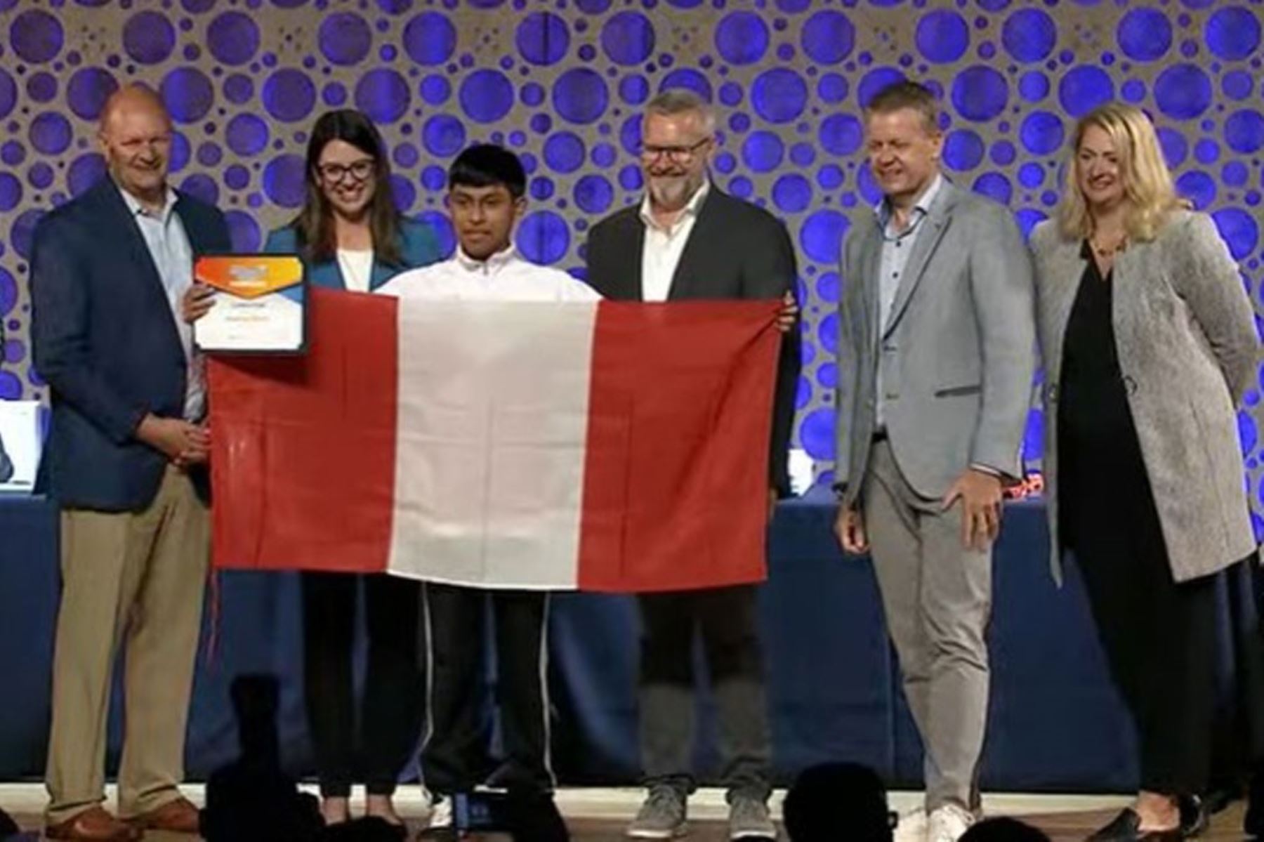 Escolar peruano en el top ten del Campeonato Mundial de Microsoft Office 2024