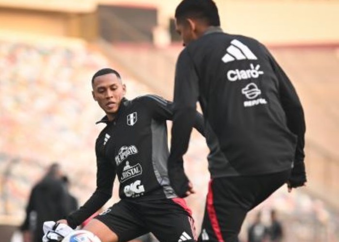 Fossati asegura que busca el equipo base y descartó a Bryan Reyna para amistoso