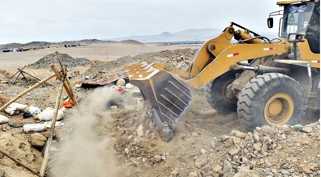 Clausuran ocho socavones de minería ilegal en terrenos de Pampa La Carbonera en el ámbito de Chinecas