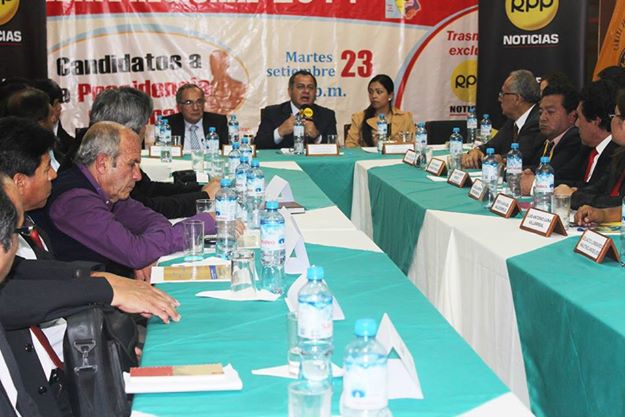 Chimbote en Línea organizó debate de candidatos regionales junto a RPP y Transparencia