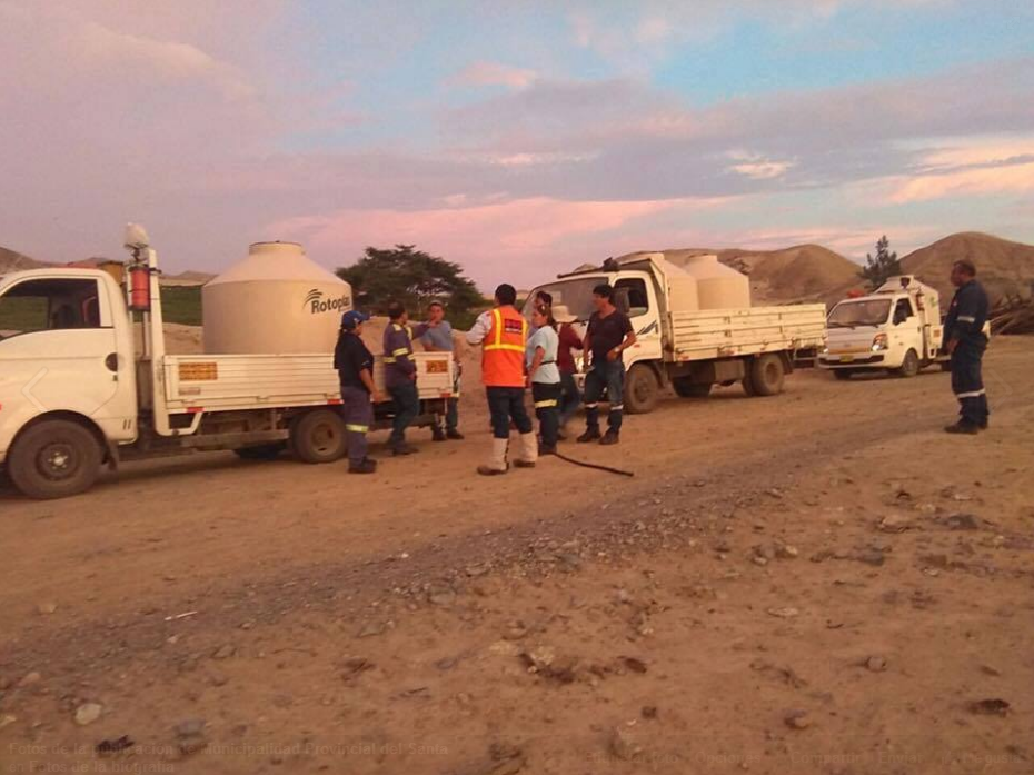 Municipio entrega agua potable a damnificados en anexos de Cascajal