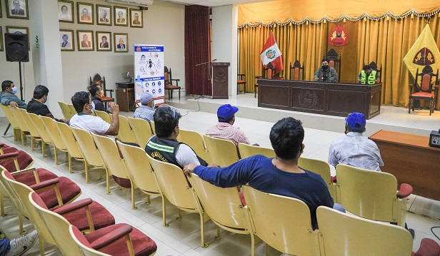 Capacitan a representantes de 10 asociaciones de mototaxis para que se formalicen