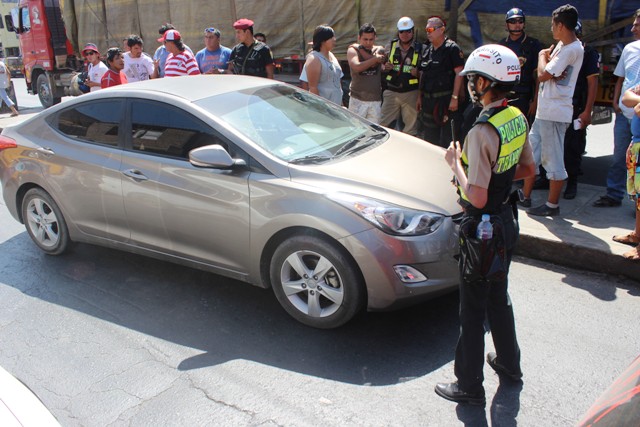 Chimbote: Roban automóvil y lo abandonan minutos después en la avenida José Gálvez