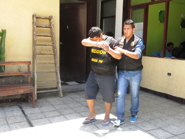 Chimbote: Cae conocido vendedor de drogas del “2 de Mayo” con 1,200 ketes de PBC