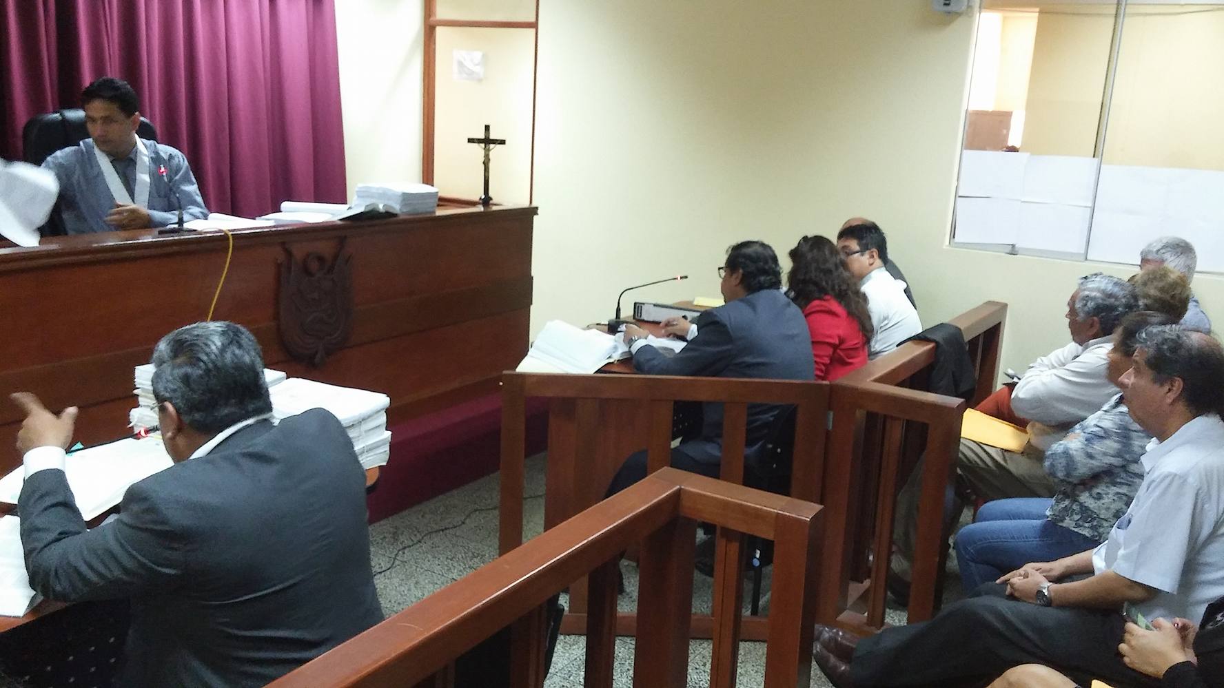 Excluyen a abogado de Victoria Espinoza y Julio Cortez del caso “Semáforos Inteligentes”