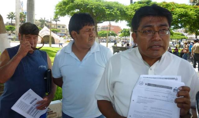 Administrativos de Educación exigen el pago de sus bonificaciones