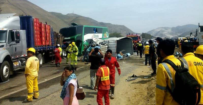  Un muerto y 4 heridos tras choque múltiple en “Pampa Las Zorras” en Huarmey