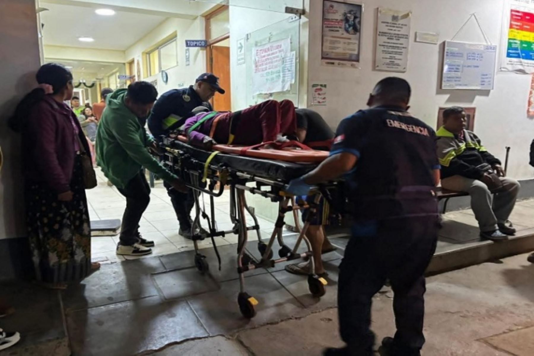  Joven policía y su abuela mueren tras despiste y volcadura de camioneta en Casma