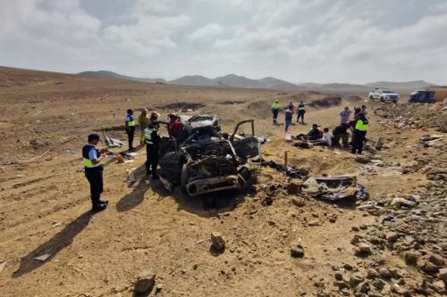 Áncash: Conductor muere y cuatro pasajeros quedan heridos tras despiste en Huarmey