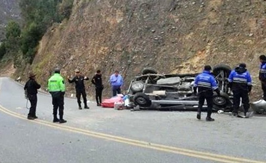 Tragedia en Áncash: empresario televisivo murió al volcar minivan en la carretera Huaraz-San Marcos
