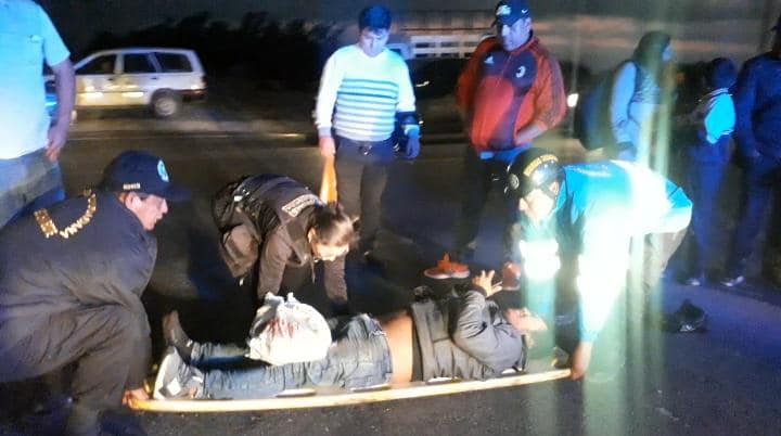 Nuevo Chimbote: accidente de tránsito entre motocicleta y colectivo dejó dos heridos