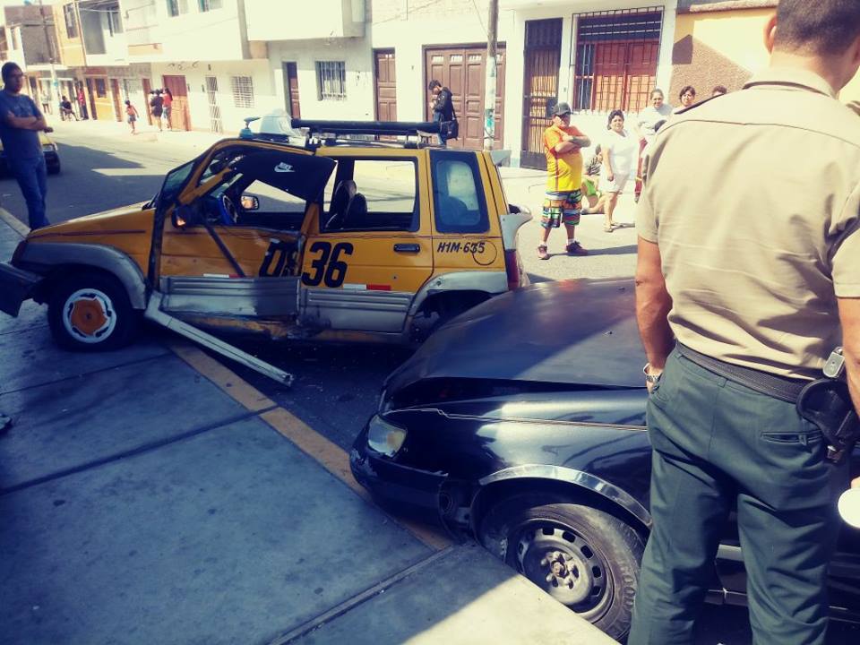 Dos personas resultaron heridas en accidente de tránsito en el centro de Chimbote