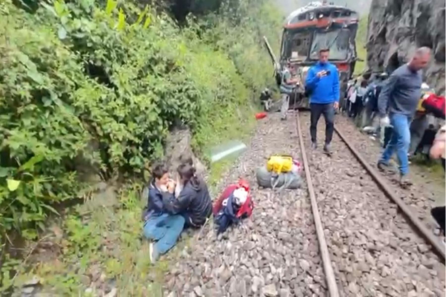 Indecopi vigila cumplimiento de derechos de pasajeros afectados en accidente de trenes en vía a Machu Pichu