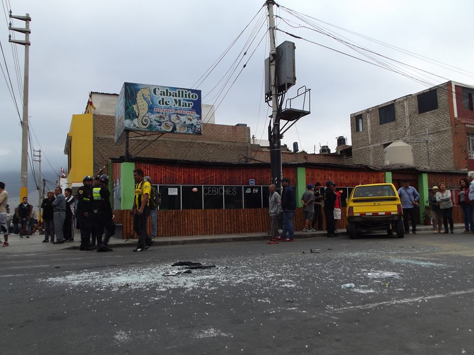 Chimbote: Auto Tico dio vueltas de campana tras ser impactado por otra unidad 