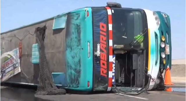 Bus que partió de Lima con destino a Sihuas volcó en la Panamericana Norte en Casma, hay 13 heridos