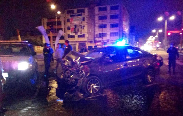 Joven de 18 años sin brevete y en aparente estado de ebriedad chocó su vehículo contra un bus en Chimbote