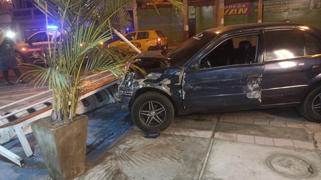 Chofer atropella a dos ciudadanas venezolanas en el centro de Chimbote