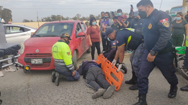 Motociclista resultó herido al chocar su motocicleta contra un automóvil en Chimbote