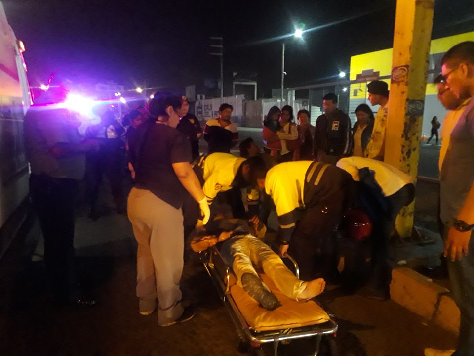 Motociclista se encuentra herido tras despistarse y caer aparatosamente en avenida Meiggs en Chimbote