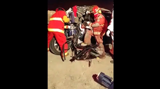 Dos muertos en violento choque de automóvil y un volquete en Chimbote