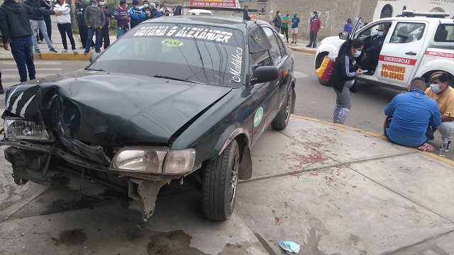 Chofer atropella a un anciano al subir su automóvil a la vereda en Chimbote