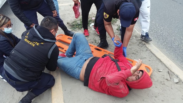 Motociclista resultó herido tras chocar su unidad contra una mototaxi en Chimbote