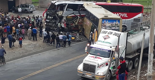Guadalupito: cuatro muertos y más de 20 heridos en choque frontal de buses en la Panamericana Norte