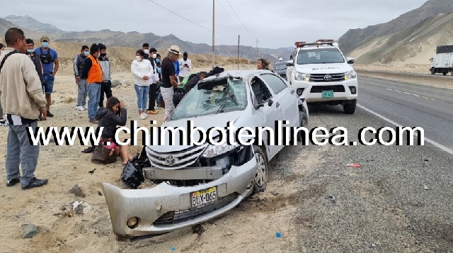 Automóvil volcó aparatosamente en la Panamericana Norte en Huarmey y dejó 4 heridos