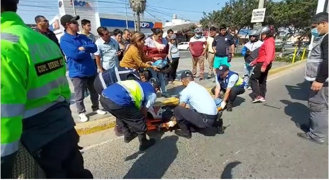 Colombiano herido tras estrellar su motocicleta contra un auto en Nuevo Chimbote
