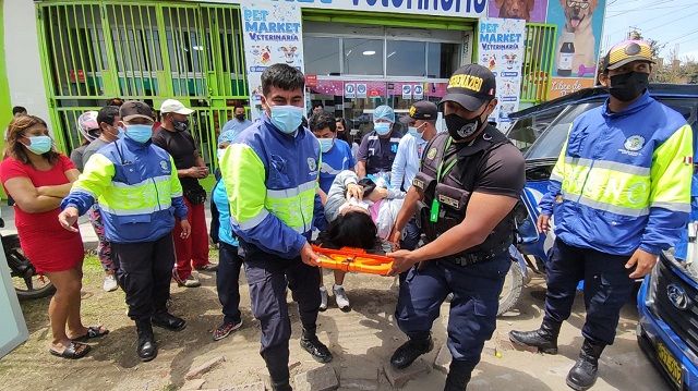 Ambulancia para mascotas chocó contra mototaxi y dejo una persona herida en Nuevo Chimbote