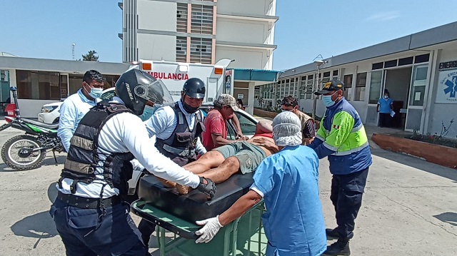 Portón de fierro cae sobre soldador y lo deja grave en Nuevo Chimbote