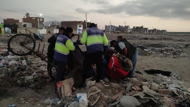 Triciclero sufrió accidente cuando descargaba arena en Nuevo Chimbote