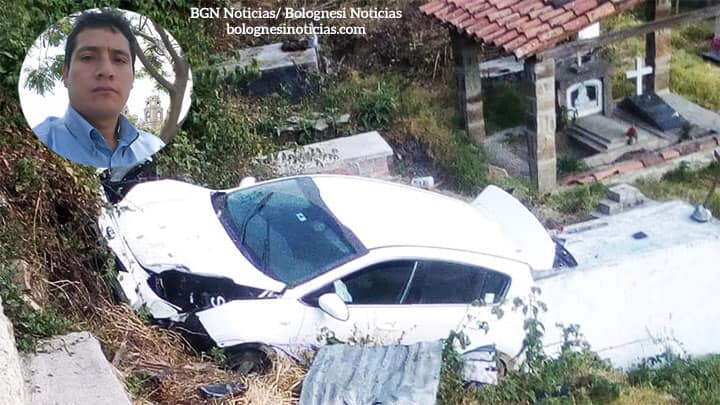 Áncash: abogado empotra su camioneta en cementerio municipal de Huandoval en Pallasca