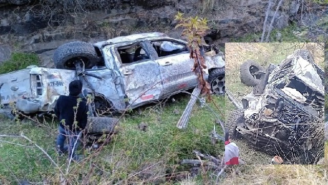 Cinco integrantes de una familia mueren al caer camioneta a un abismo en Pamparomás