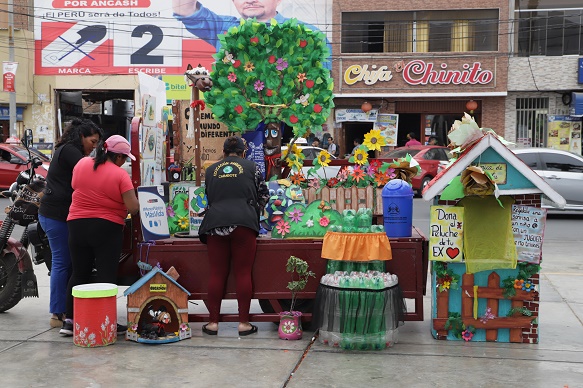 Realizan actividades de reciclaje para evitar contaminación ambiental en Chimbote