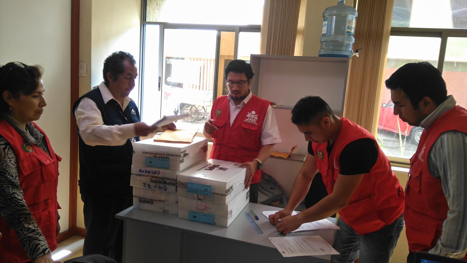  Jurado Electoral Especial recibió actas observadas de la ODPE Santa