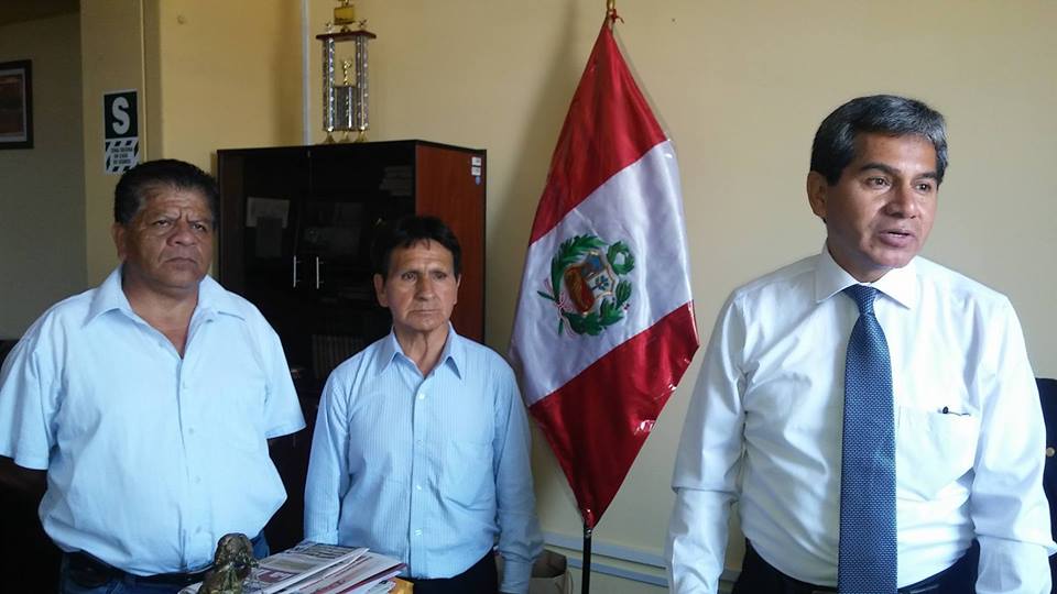 Trabajadores de la Corte del Santa acuerdan que “casos emblemáticos” sean atendidos