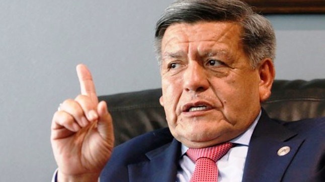 Acuña: “Pedro Castillo debe evaluar su renuncia como presidente tras salida de Aníbal Torres” 