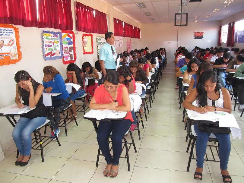 Masiva postulación de estudiantes al examen de admisión de Uladech Católica 