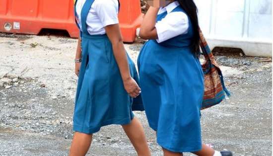 Obstetras voluntarias ingresan a los colegios ante aumento de embarazos precoces en Chimbote