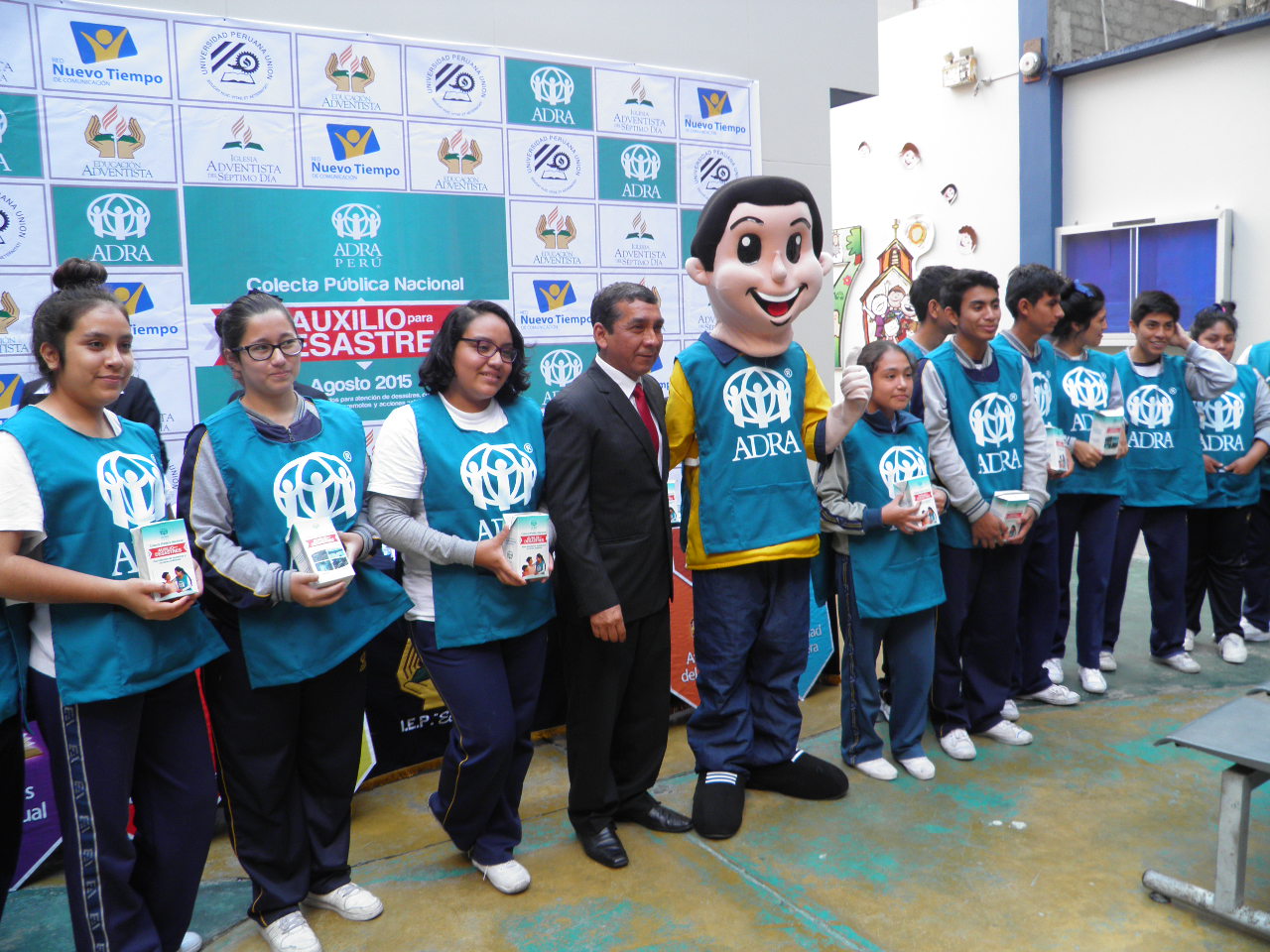 Chimbote: Realizan colecta en apoyo a los posibles damnificados por el fenómeno de El Niño 