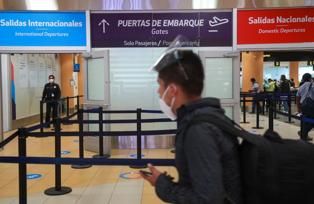 Suspenden ingreso de extranjeros no residentes provenientes de Europa y Sudáfrica