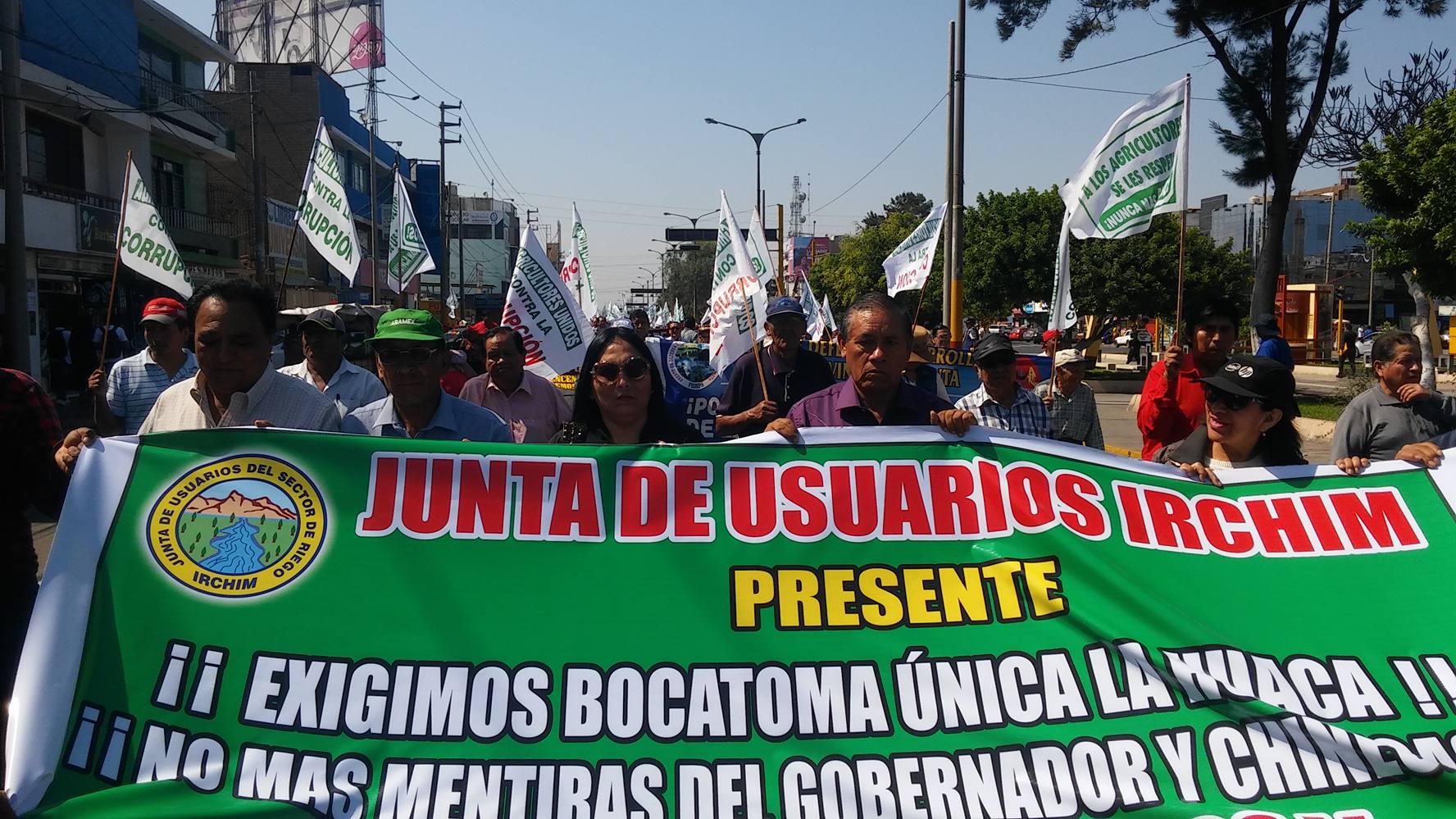  Chimbote: Agricultores se movilizan exigiendo la reconstrucción del canal de Chinecas