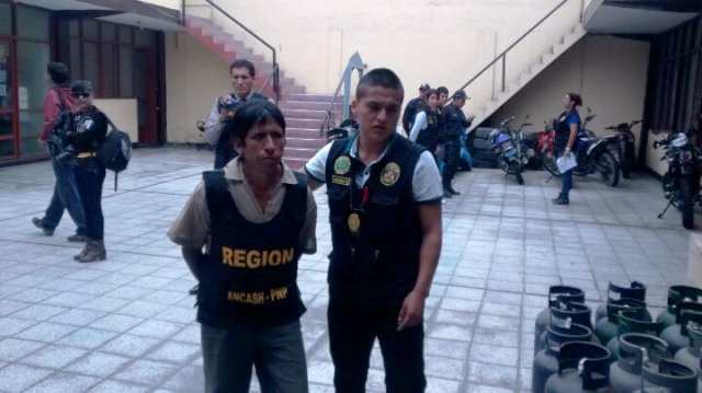 Policías capturan a 2 primos con más de mil plantones de marihuana en “Cáceres del Perú”