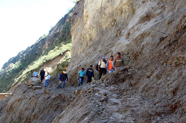 Huaico aisla a pueblos de Pallasca, 300 metros de carretera y canales de irrigación fueron destruidos